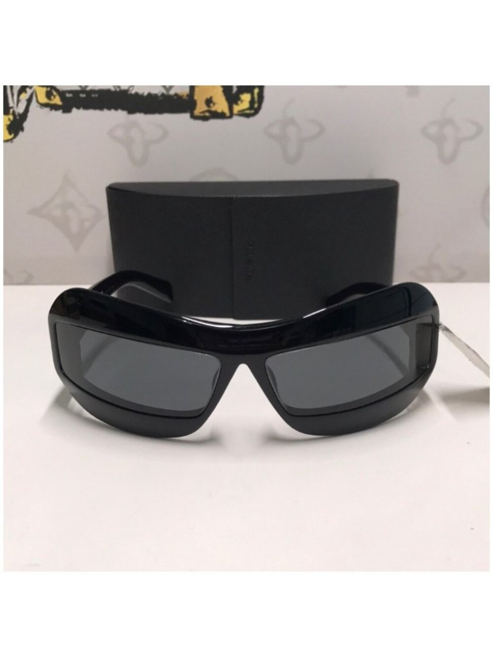 Prada Stylish Black Sunglasses SPR30Y 1AB-5s0 New - Picture 4 of 12